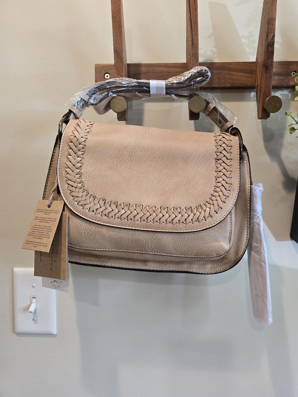 🎀 Ampere Creations Woven Flap Vegan Leather Crossbody Handbag - Beige